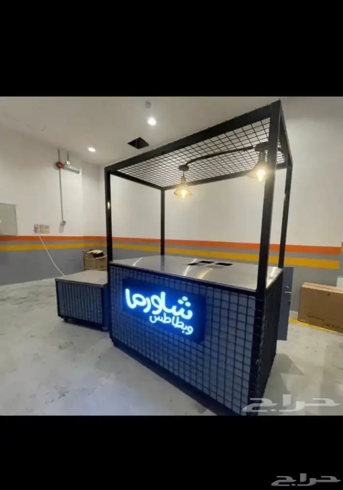 طاولات كورنن بوث استيشن كوشك ستاند جميعها على الطلب 16