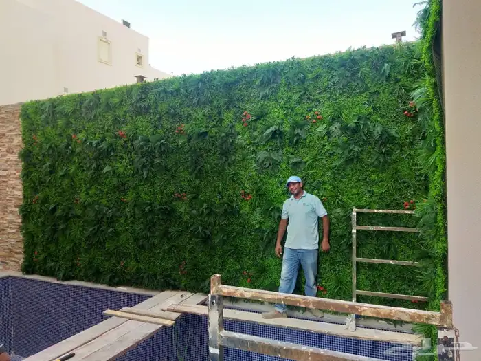 عشب صناعي جداري وأرضي. توريد وتركيب وخامات عاليه الجوده 0