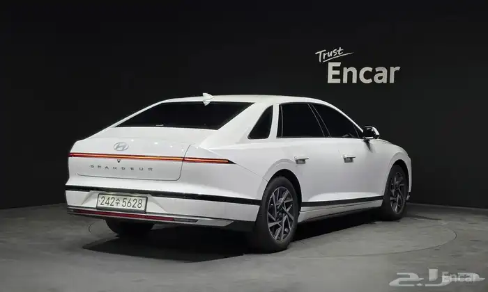 Hyundai Azera (Grandeur) 2023 1