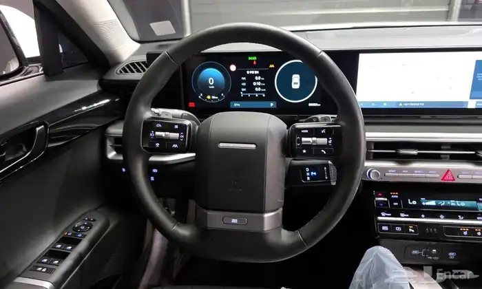 Hyundai Azera (Grandeur) 2023 12