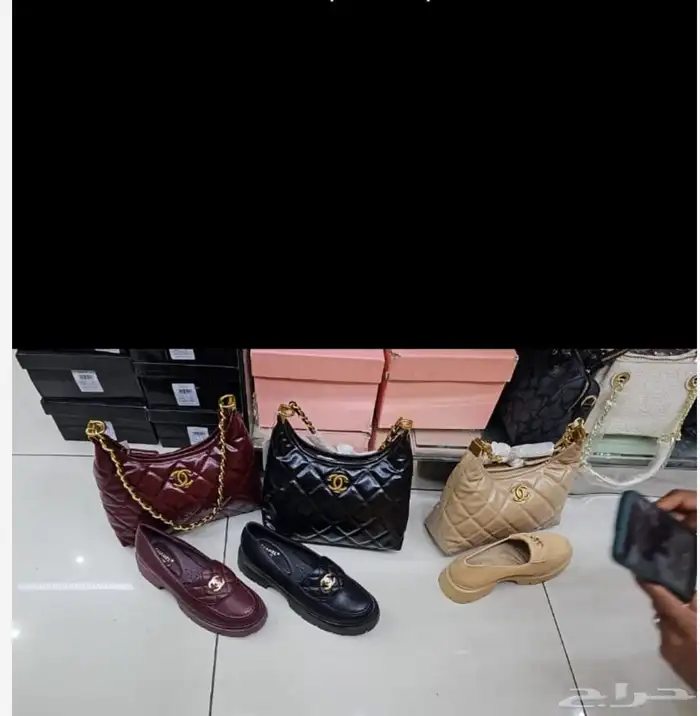 شنط درجه أولى جميع الالوان والماركات مع الملحقات 20