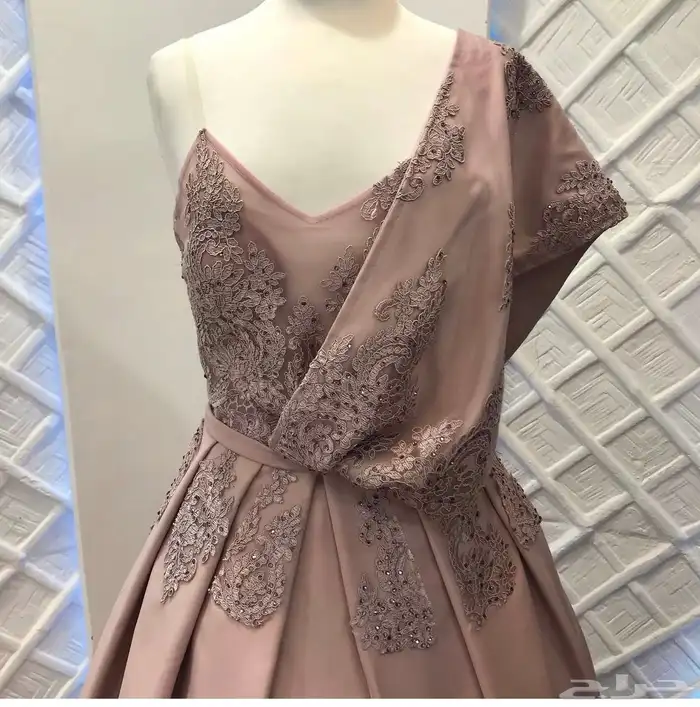 فستان للبيع استخدام مرا وحده ب150 0