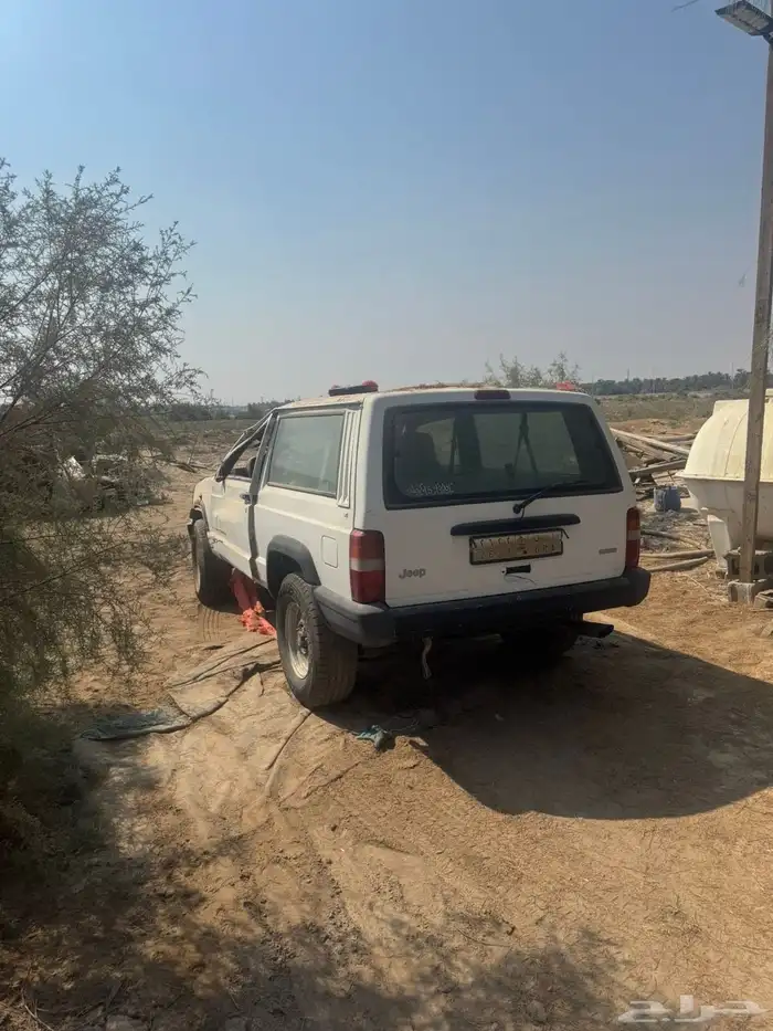 للبيع شيروكي 1999 3