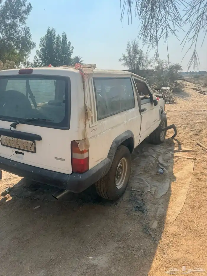 للبيع شيروكي 1999 4