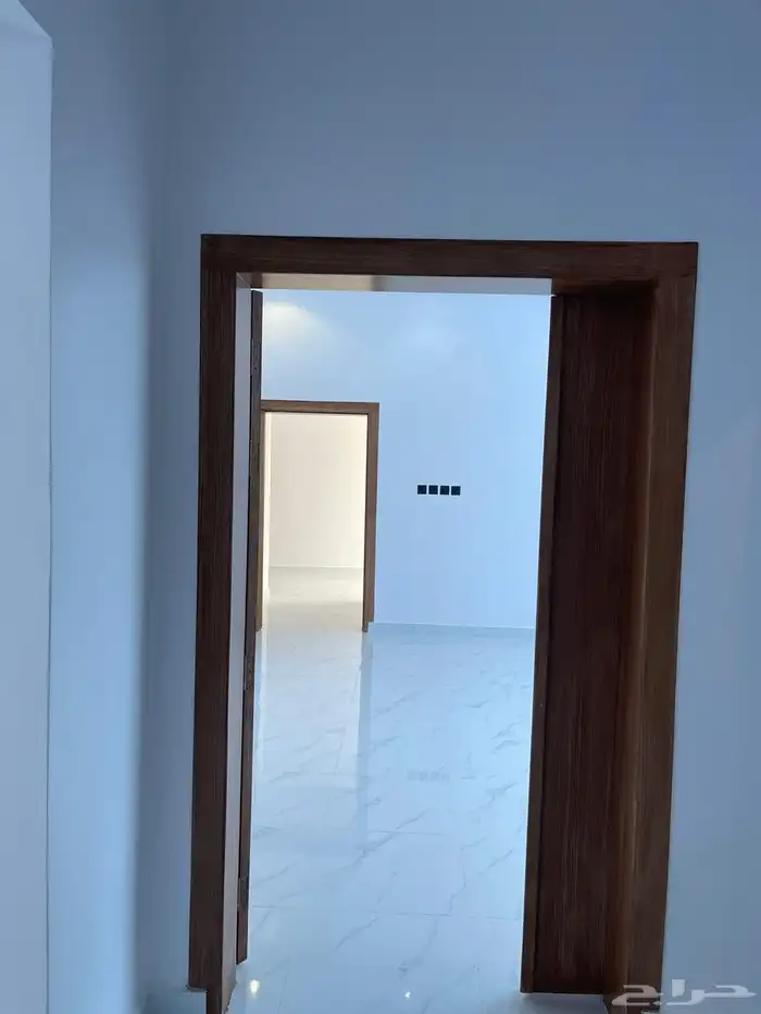 للبيع دور تاسيس شقتين حي الجبل 15