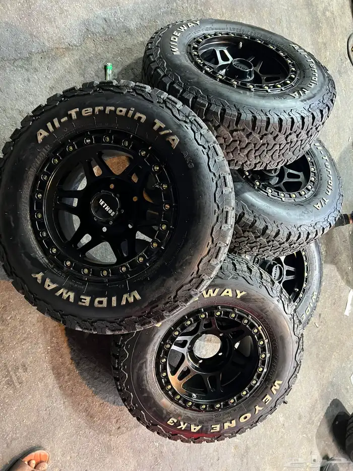 5 جنوط سوزوكي جمني مع كفرات نص حجري 235.75.15 ت22 7