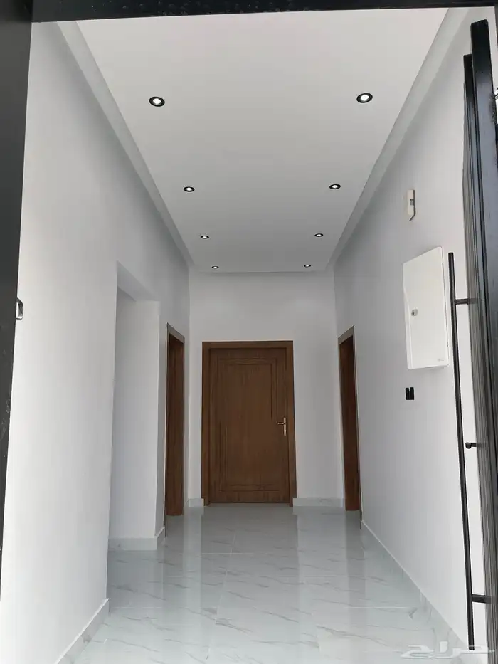 للبيع دور تاسيس شقتين حي الجبل 5