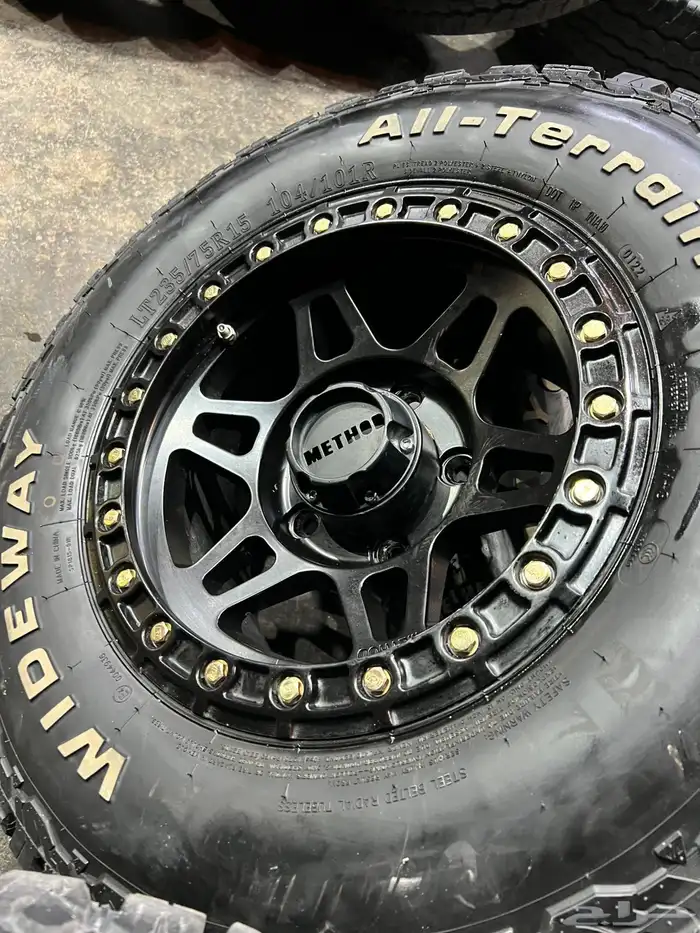 5 جنوط سوزوكي جمني مع كفرات نص حجري 235.75.15 ت22 1