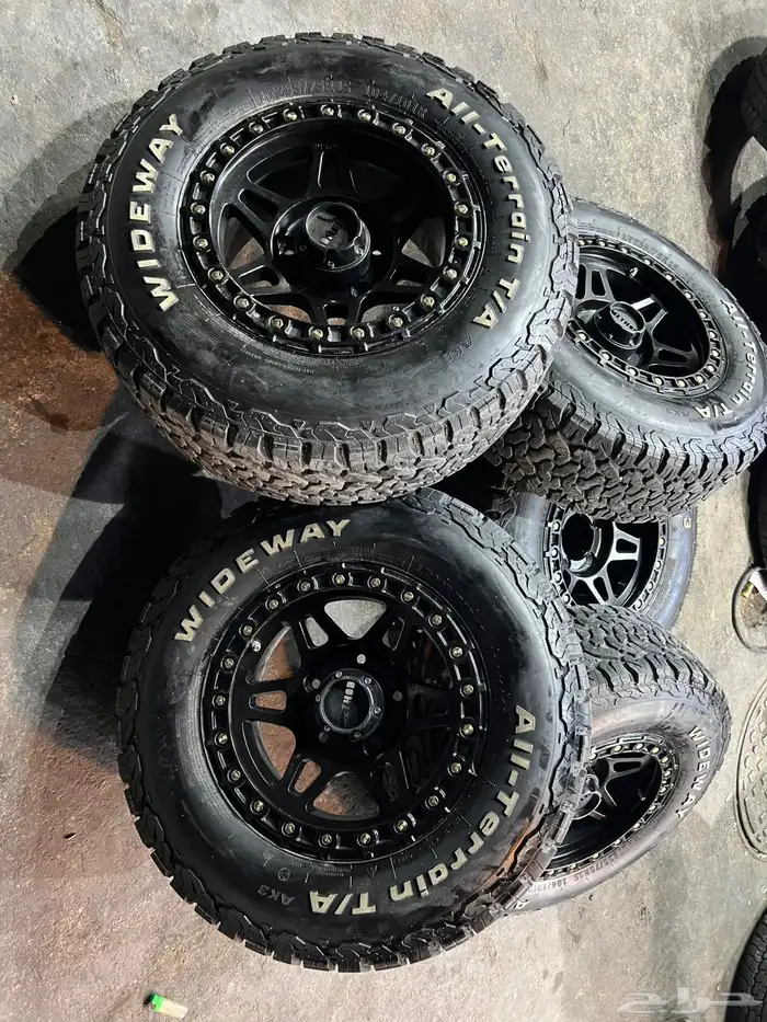 5 جنوط سوزوكي جمني مع كفرات نص حجري 235.75.15 ت22 12