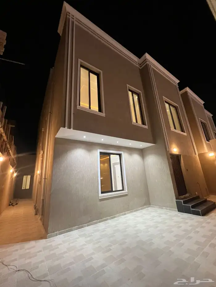 فيلا دورين وملحق شقق في الفلاح 1