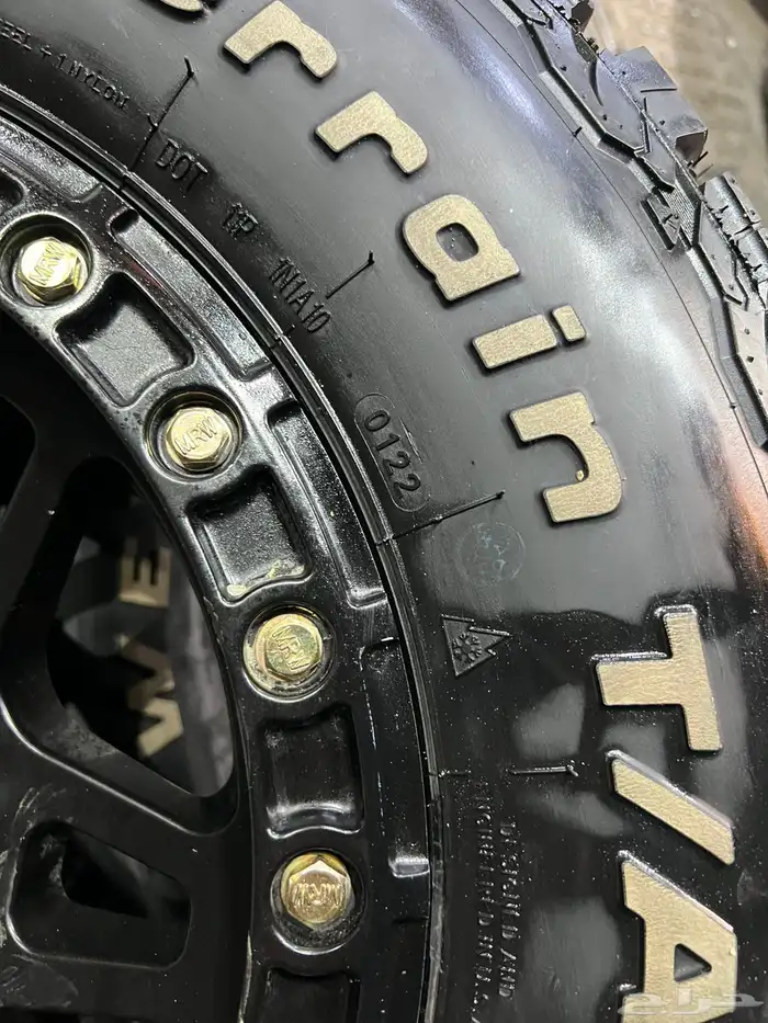 5 جنوط سوزوكي جمني مع كفرات نص حجري 235.75.15 ت22 8