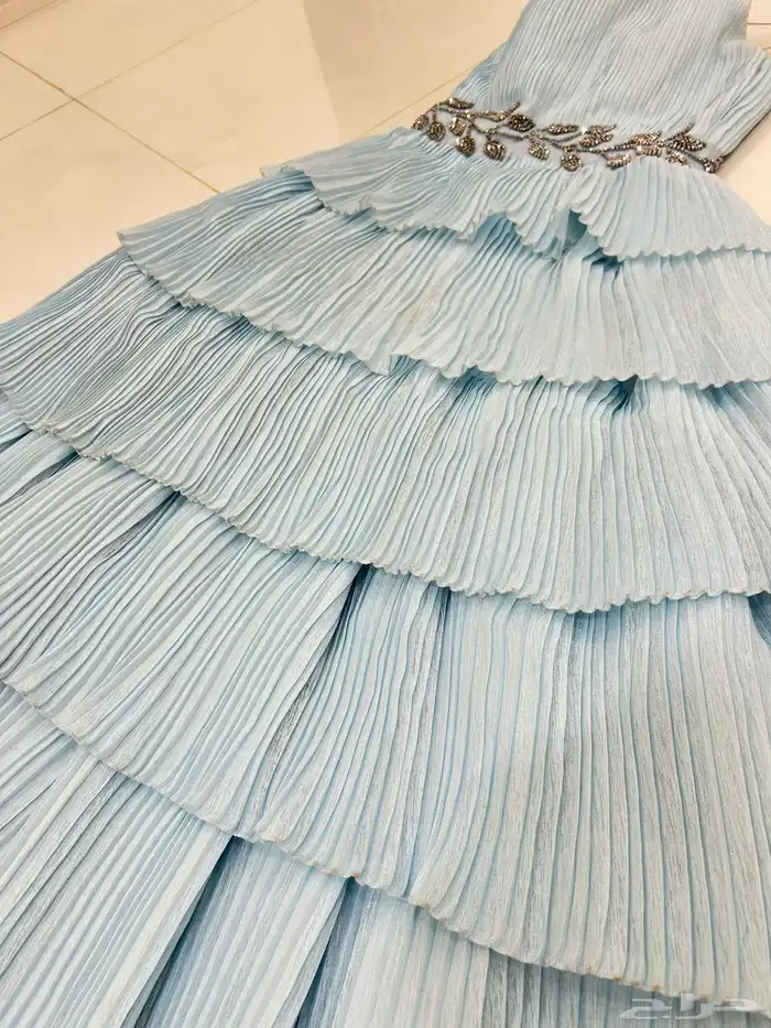 فستان للبيع مقاس ميديم 2