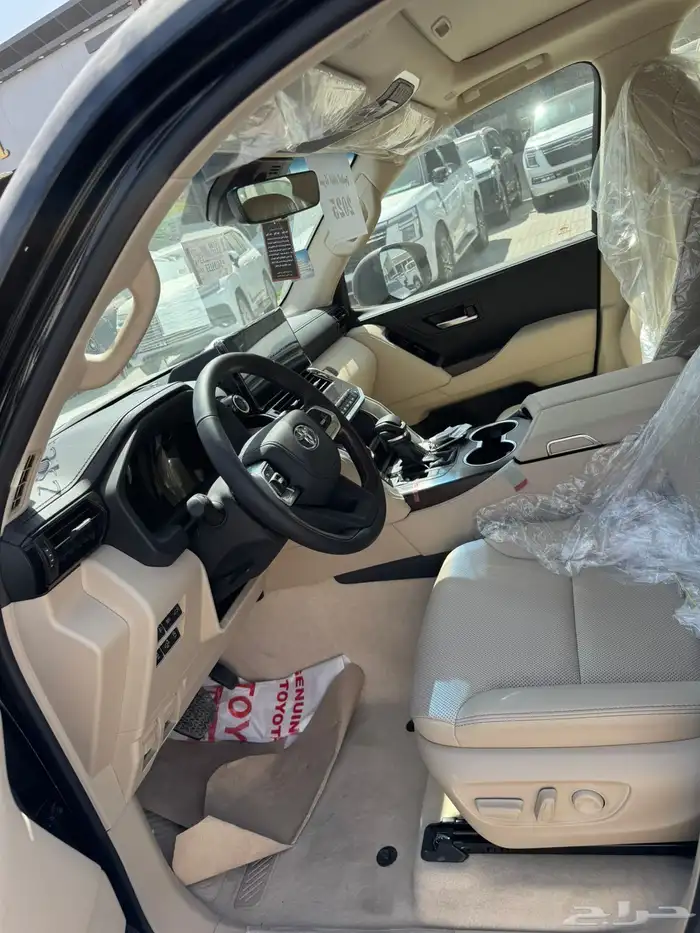 لاندكروزر GXR 2025 L4 سعودي 7