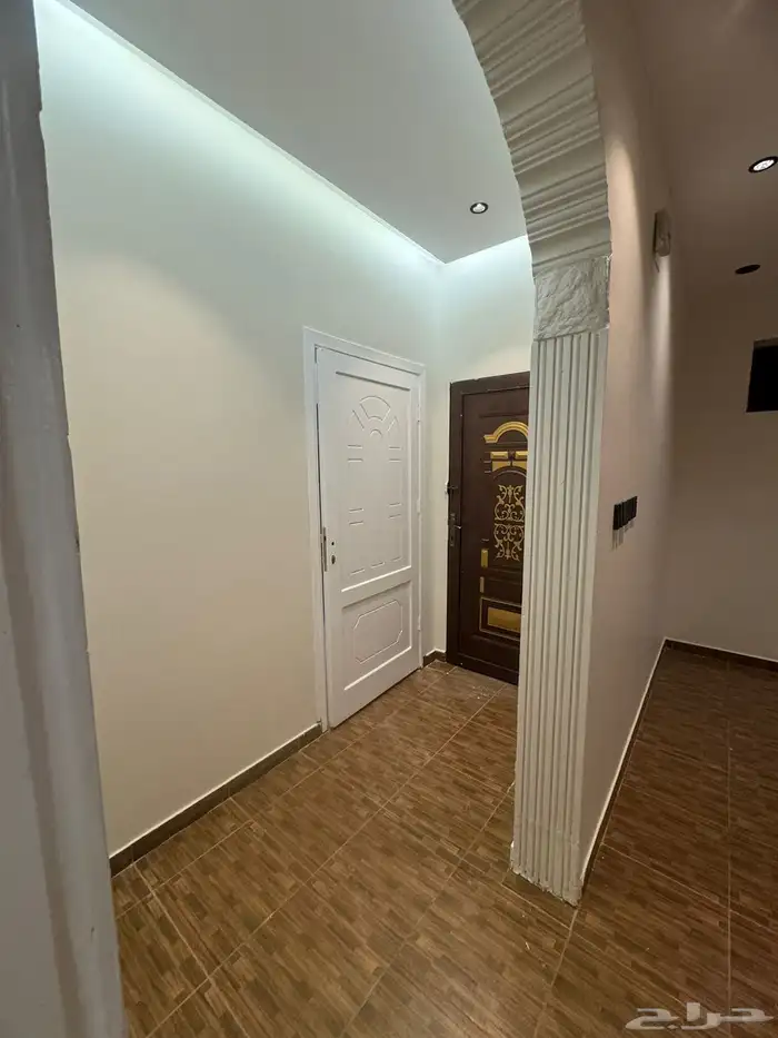 شقه للبيع دور ثاني مجدد حي النظيم 380 5