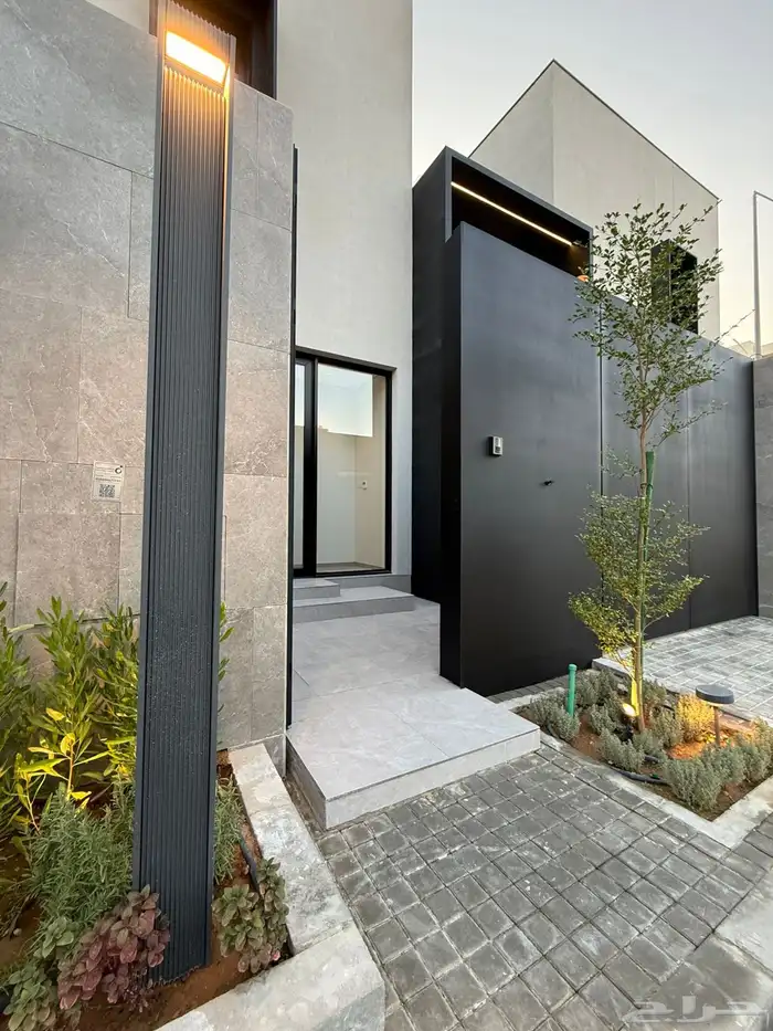 فلل في حي العارض مساحه 250 8