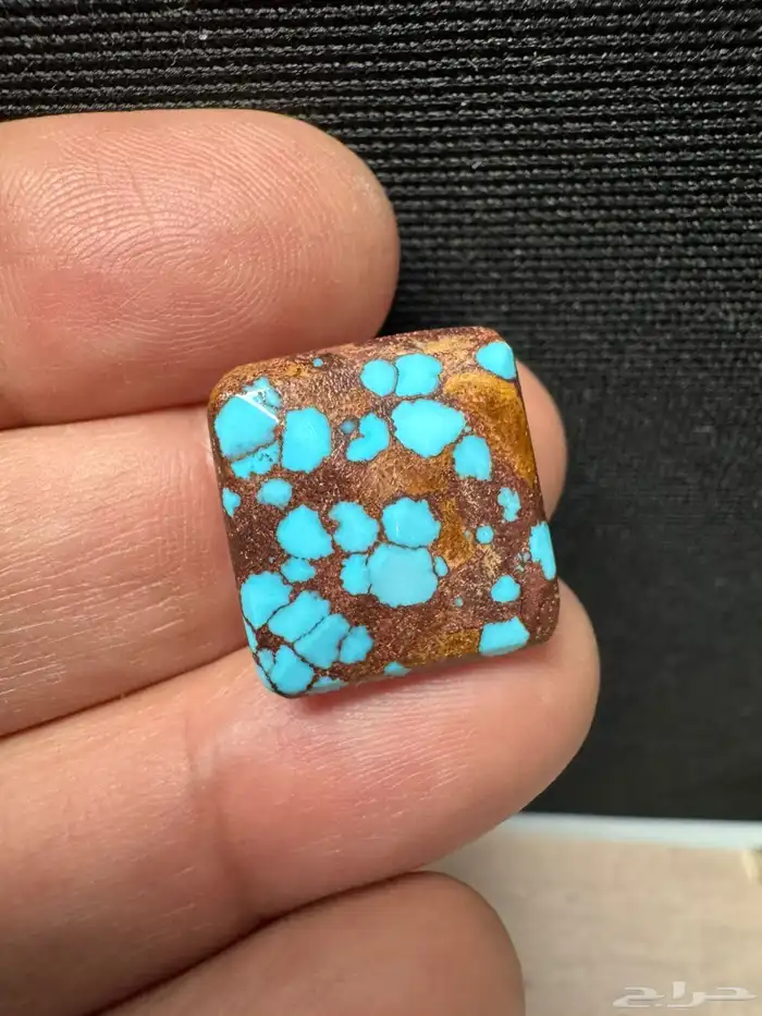 فيروز سيناوي طبيعي قص مربع هرمي اعروق ذهبي 6