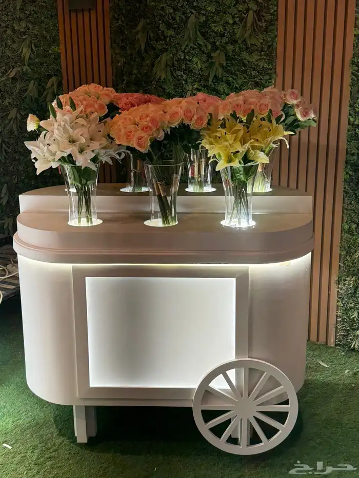 طاولات كورنن بوث استيشن كوشك ستاند جميعها على الطلب 2