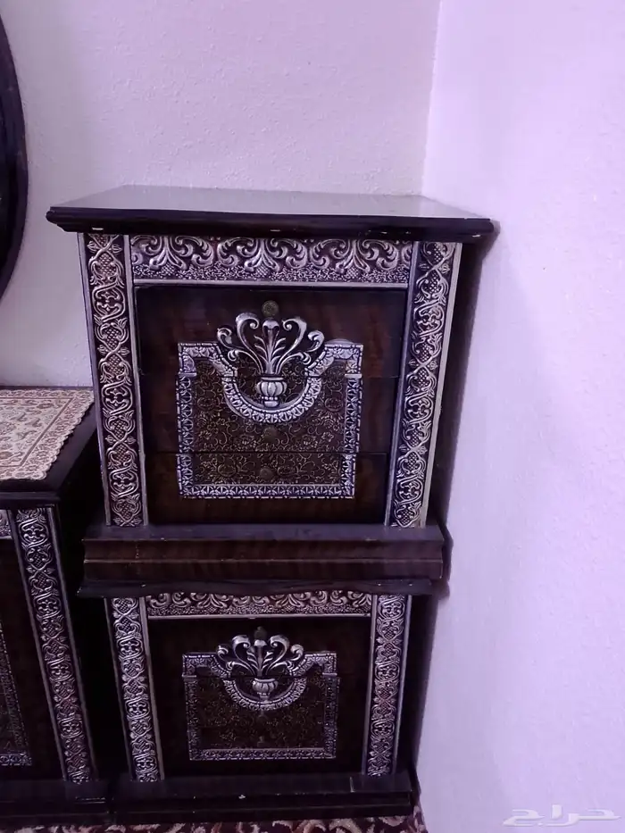 للبيع دولاب ملابس 2