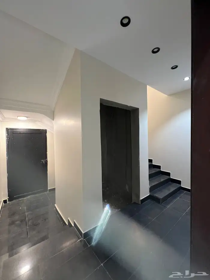 فيلا دورين وملحق شقق في الفلاح 3