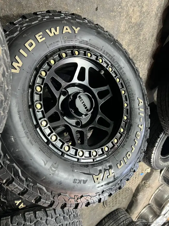 5 جنوط سوزوكي جمني مع كفرات نص حجري 235.75.15 ت22 9