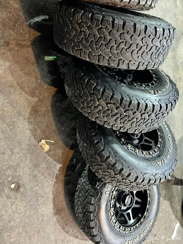 5 جنوط سوزوكي جمني مع كفرات نص حجري 235.75.15 ت22 11