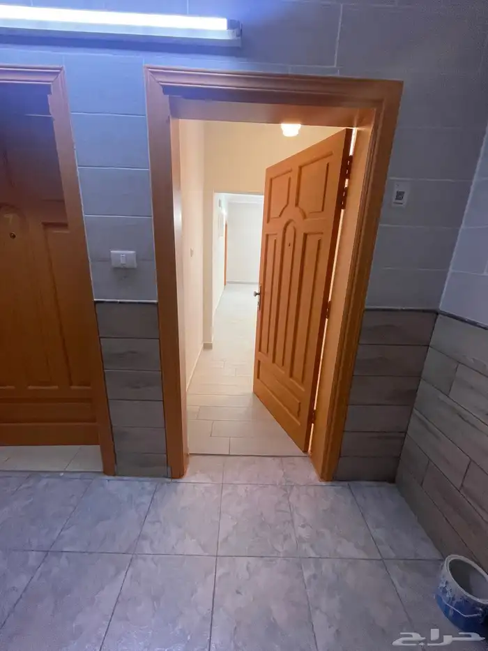 شقة 5 غرف فاخرة للإيجار-قريبة من السبعين والأربعين بحي الصفا 7