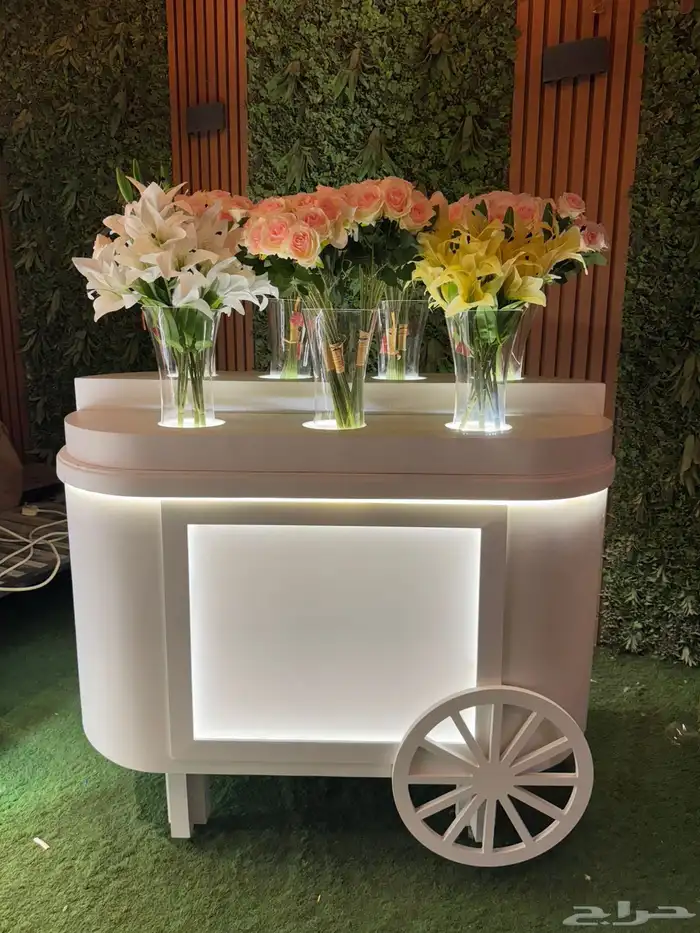 طاولات كورنن بوث استيشن كوشك ستاند جميعها على الطلب 0