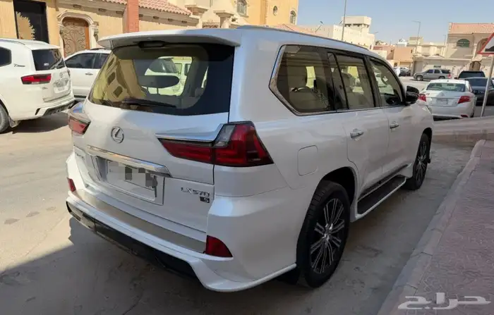 لكزس 2020 سعودي عبد اللطيف جميل 2