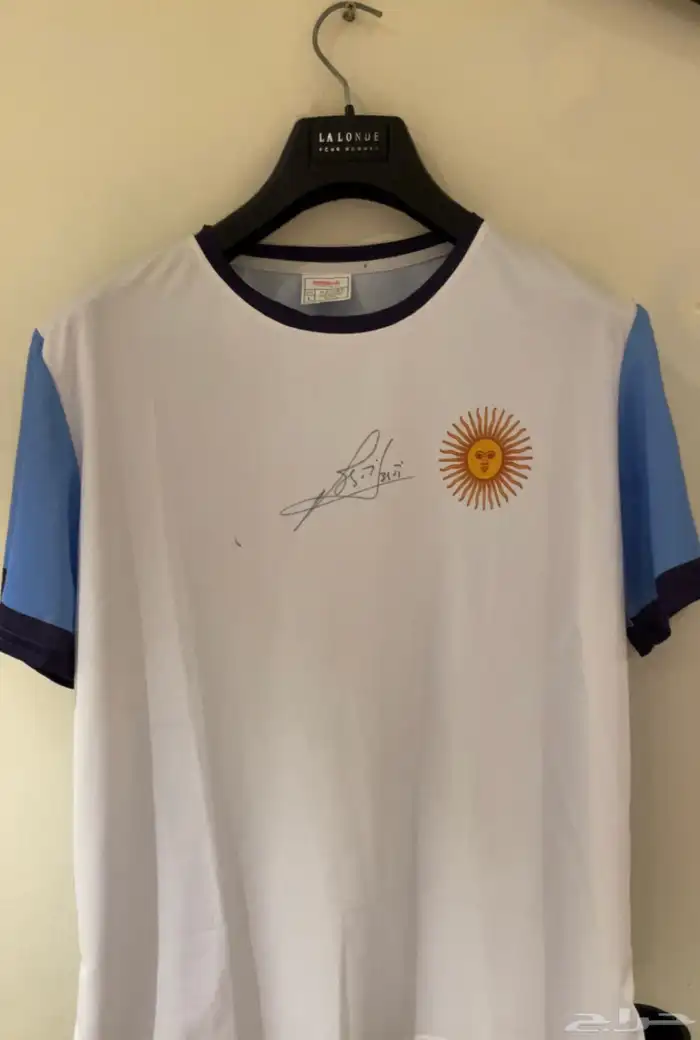 تيشيرت موقع من اللاعب الأرجنتيني غابرييل باتيستوتا 0