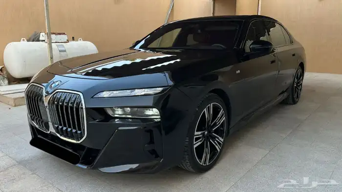 بي ام دبليو 2023 735Li كت M ممشى قليل 8