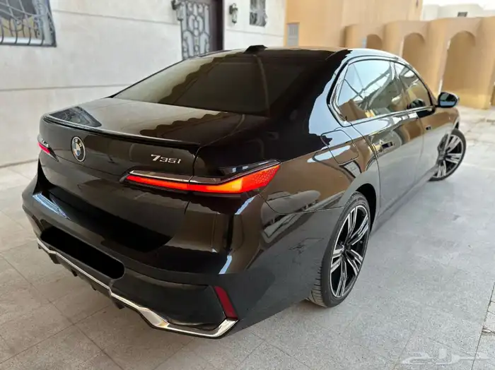 بي ام دبليو 2023 735Li كت M ممشى قليل 17