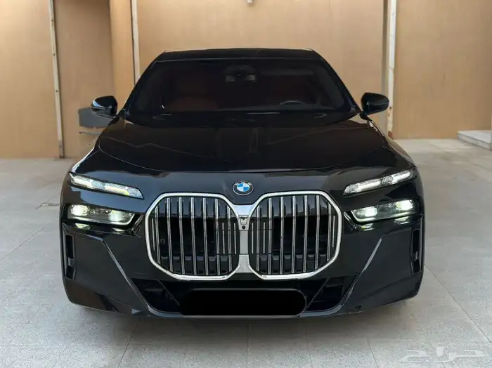 بي ام دبليو 2023 735Li كت M ممشى قليل 2