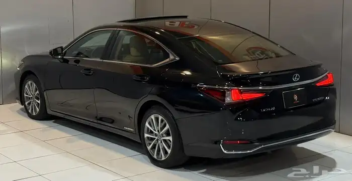 لكزس ES300 H 2022 بحاله ممتازه جدا جدا 7