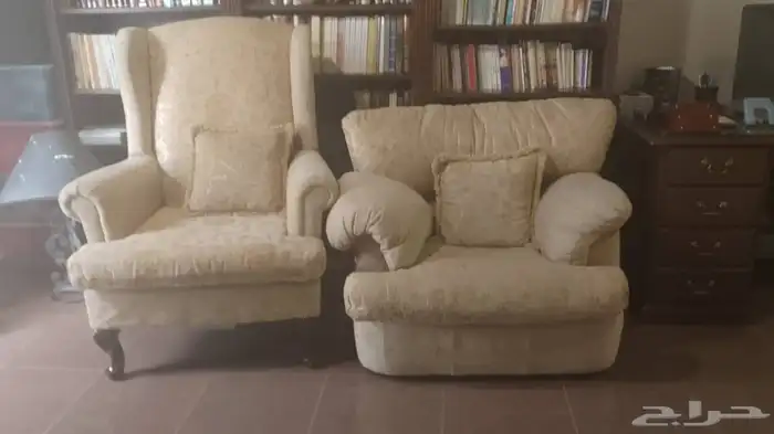 اثاث منزلي كنب وطاولات وتلفزيون صندوق 1