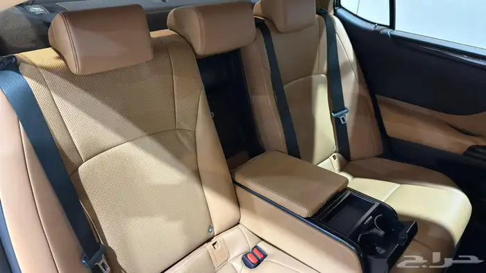 لكزس ES300 H 2022 بحاله ممتازه جدا جدا 20