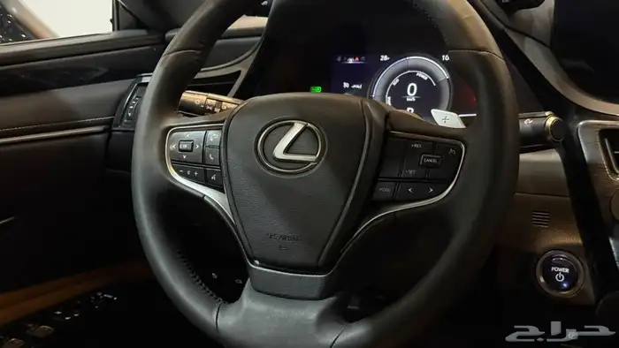 لكزس ES300 H 2022 بحاله ممتازه جدا جدا 11