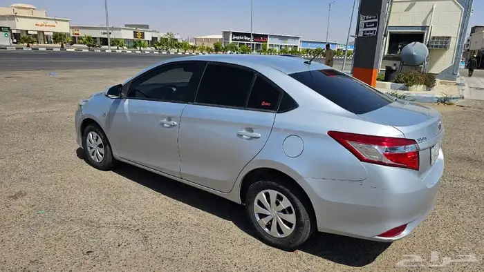 تويوتا يارس 2017 1