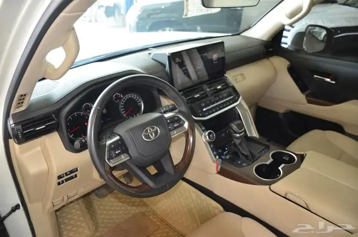 تويوتا لاند كروزر GXR L 5 2023 4