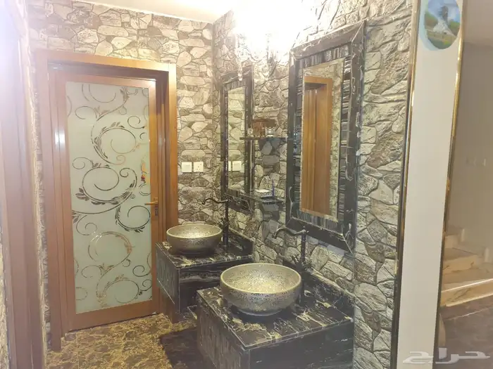 فيلا للبيع حي الوادي 4