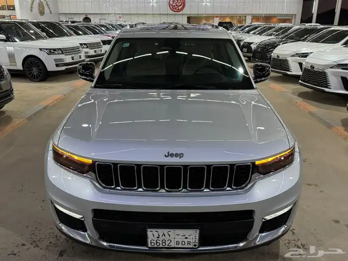 جراند شيروكي ليمتد 2022 ( بحالة الوكالة ) 11