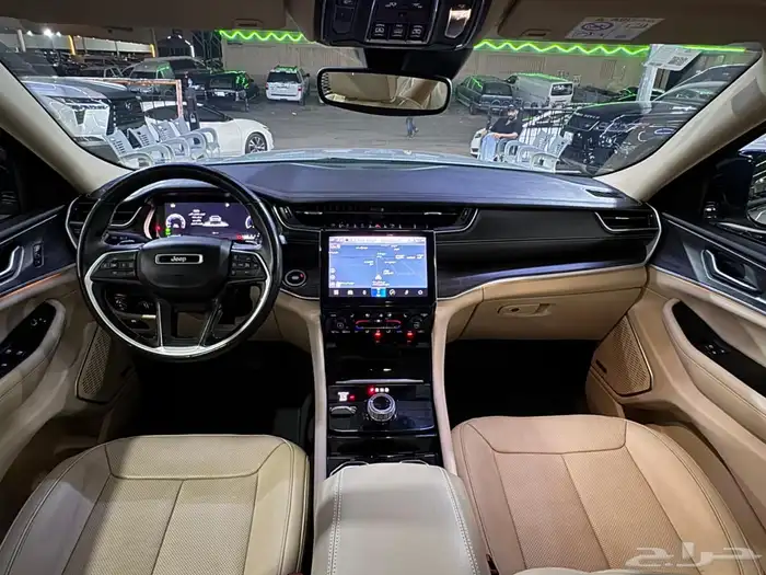 جراند شيروكي ليمتد 2022 ( بحالة الوكالة ) 41