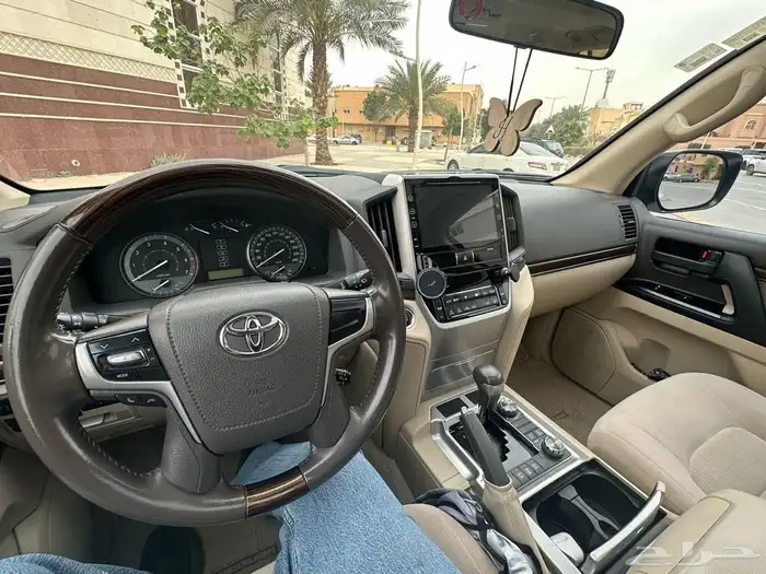 لاندكروزر GXR (6سلندر ) 6