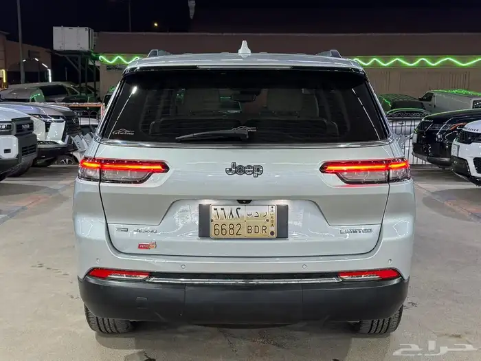 جراند شيروكي ليمتد 2022 ( بحالة الوكالة ) 6