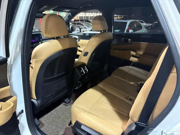 كيا سورنتو 2021 11