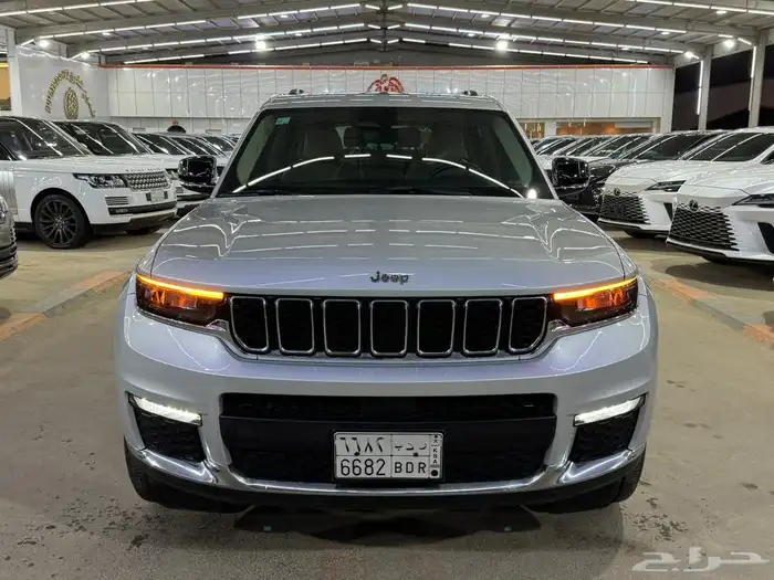 جراند شيروكي ليمتد 2022 ( بحالة الوكالة ) 7