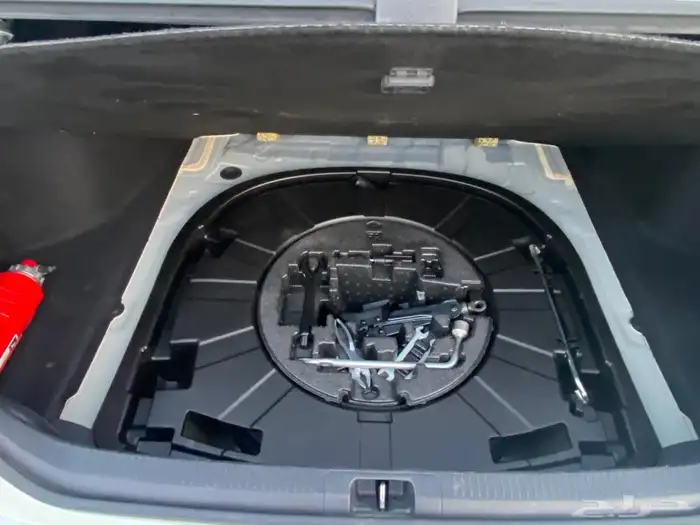 تايوتا كامري 2023 ستاندر وكالة 14