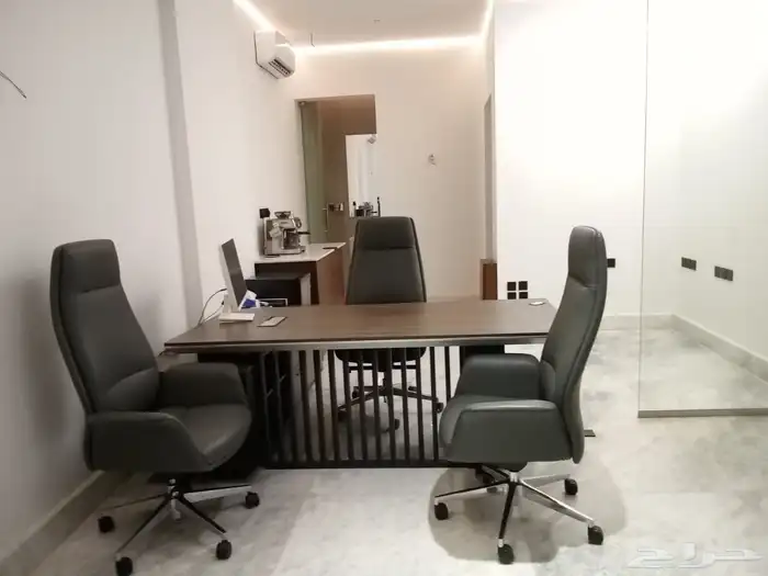 مكتب للتقبيل 1