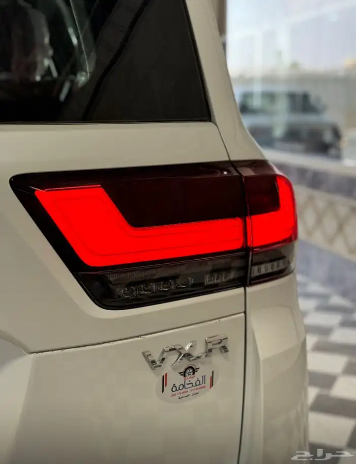 تويوتا لاندكروزر VXR فل كامل خليجي 8