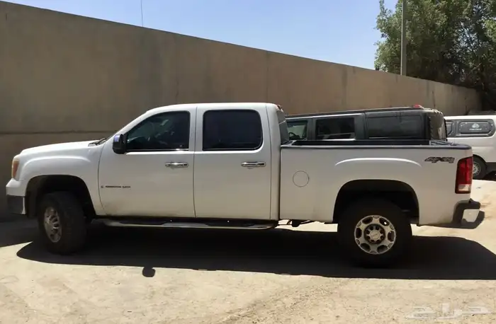 GMC SIERRA OUTOMATIC 2