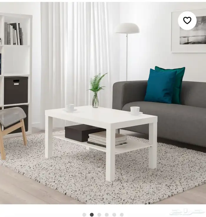 طاولة بيضاء من ايكيا 0